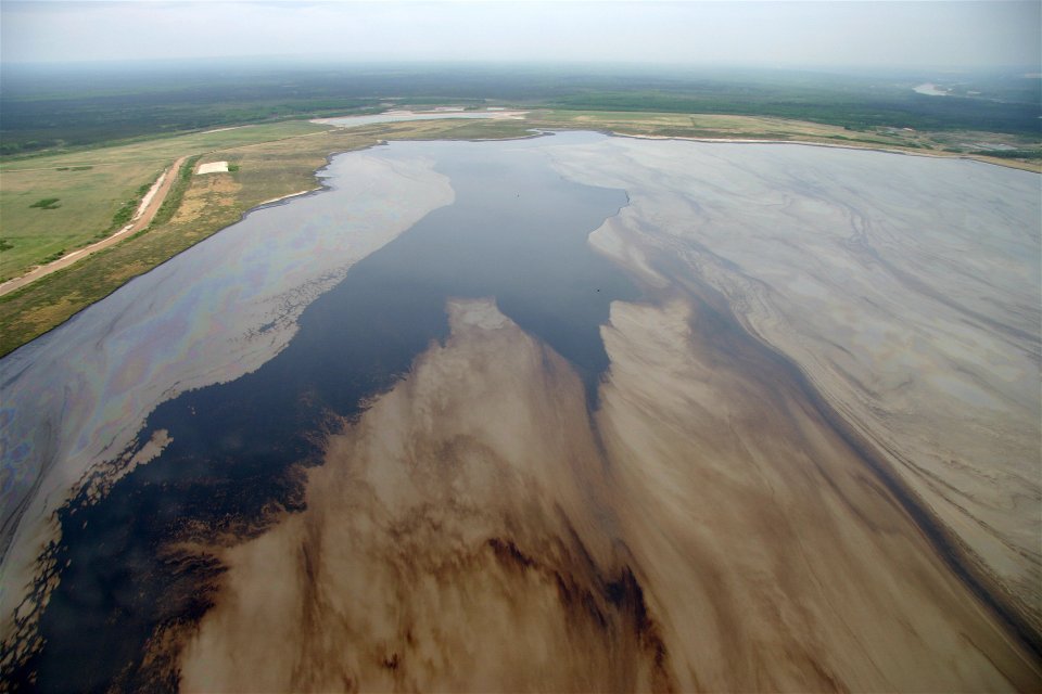 tailings-pond-courtesy-pembina-institute.jpg